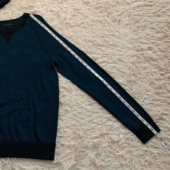 Banana Republic Sweater - Picture 9 of 9